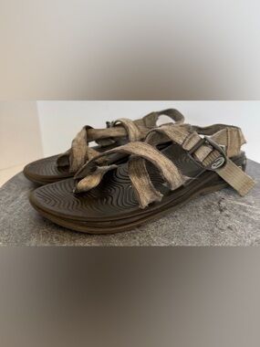Chaco Mayan Grey Strap Z2 Sandals BROKEN FLAWED